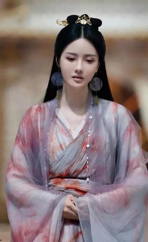 明星张芷溪,光影交织下的璀璨星途