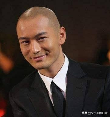 国外光头男明星,揭秘国外光头男明星的独特魅力